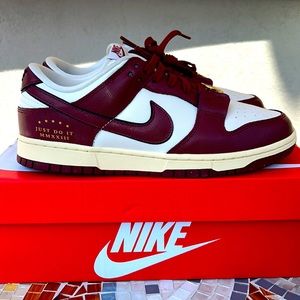 Women’s Nike Dunk Low SE special Edition size 11 men’s size 9.5 new condition!!!